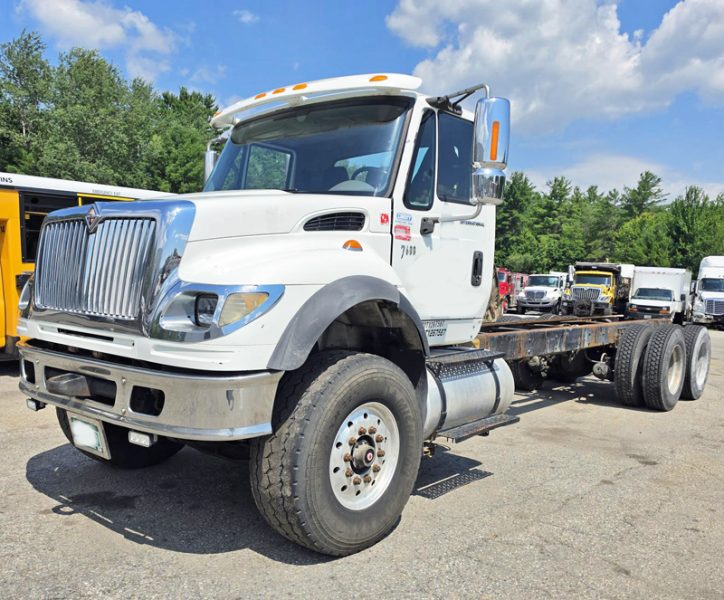2005 INTERNATIONAL 7600 CAB CHASSIS