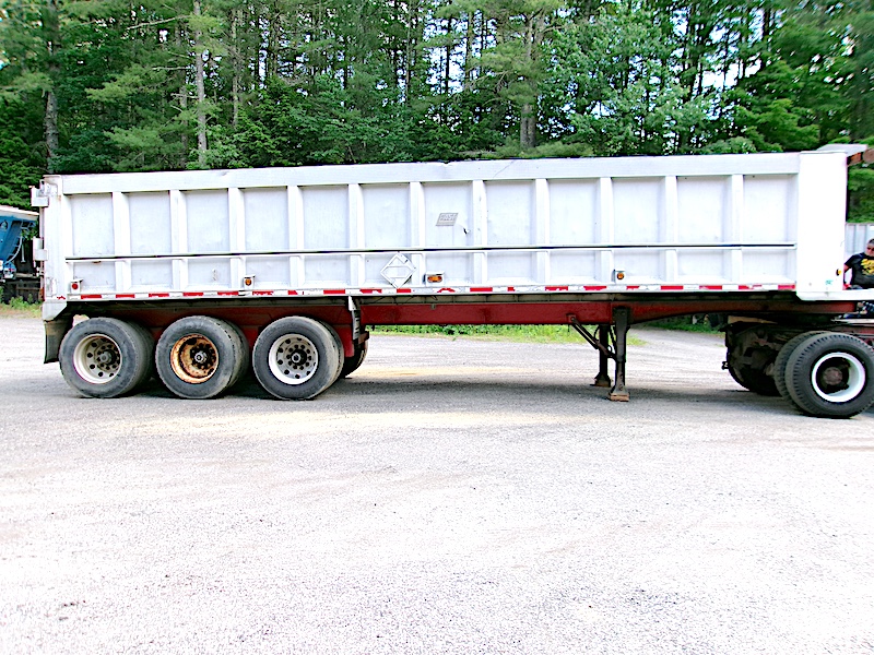 1999 EAST TRI-AXLE DUMP TRAILER