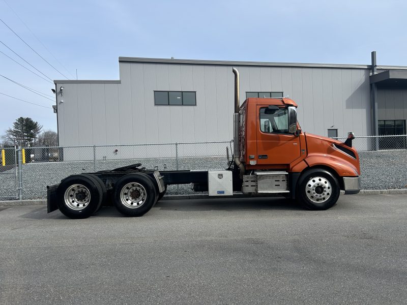 Used 2022 Volvo VNL 300 Volvo D13
