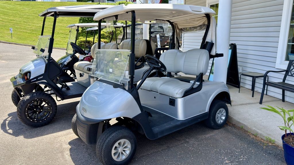 2021 E-Z-GO RXV® ELiTE P0370 2021 E-Z-GO RXV® ELiTE P0370