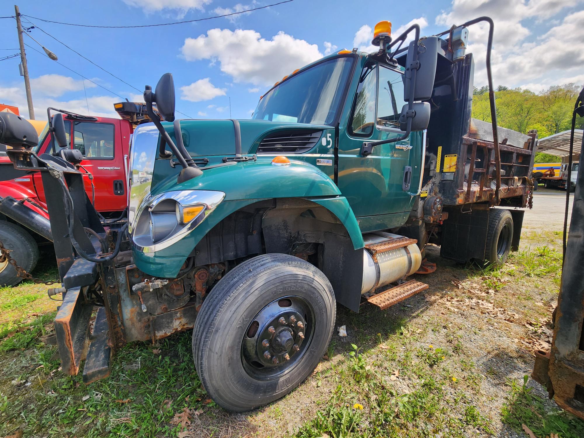 2011-2012 INTERNATIONAL 7400 PLOW TRUCKS 2011-2012 INTERNATIONAL 7400 PLOW TRUCKS