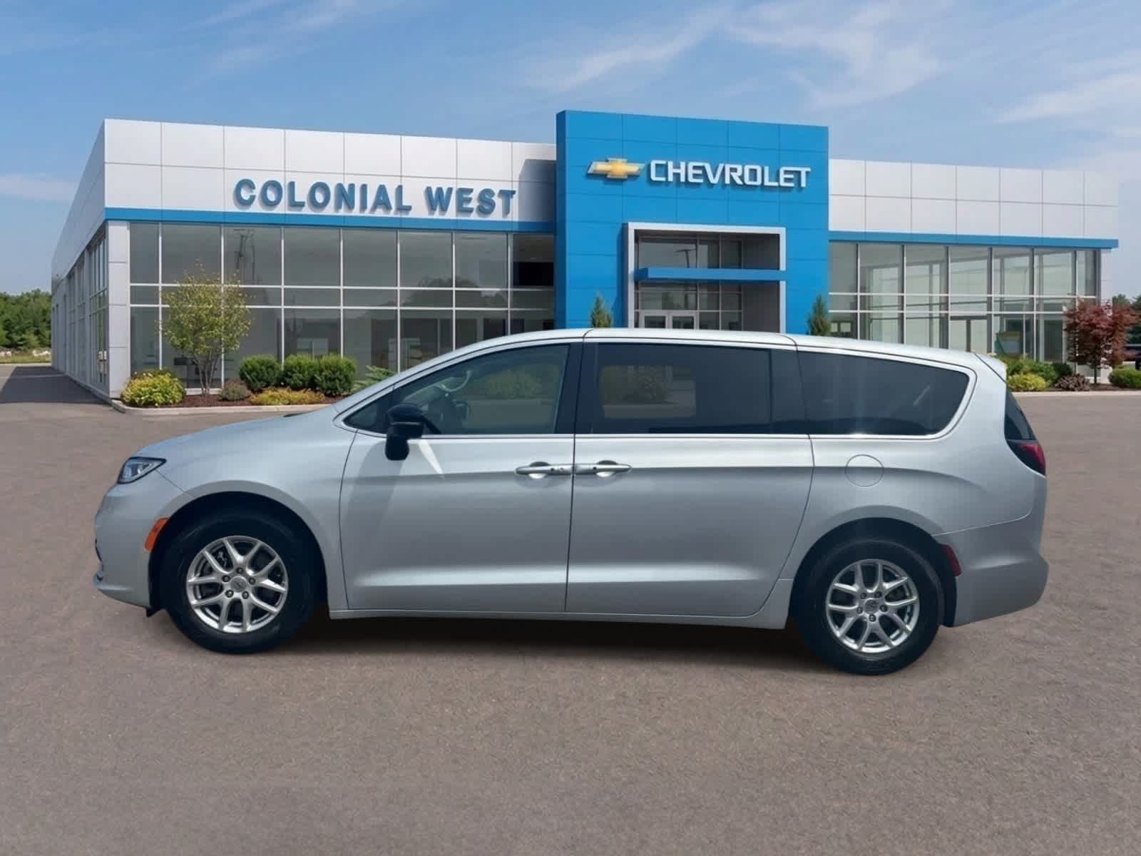 2024-Chrysler-Pacifica-stk5832-2 2024-Chrysler-Pacifica-stk5832-2