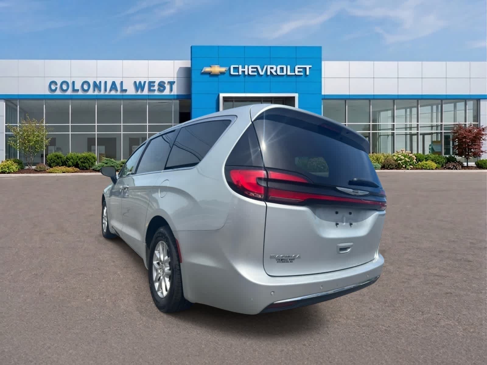 2024-Chrysler-Pacifica-stk5832-4 2024-Chrysler-Pacifica-stk5832-4