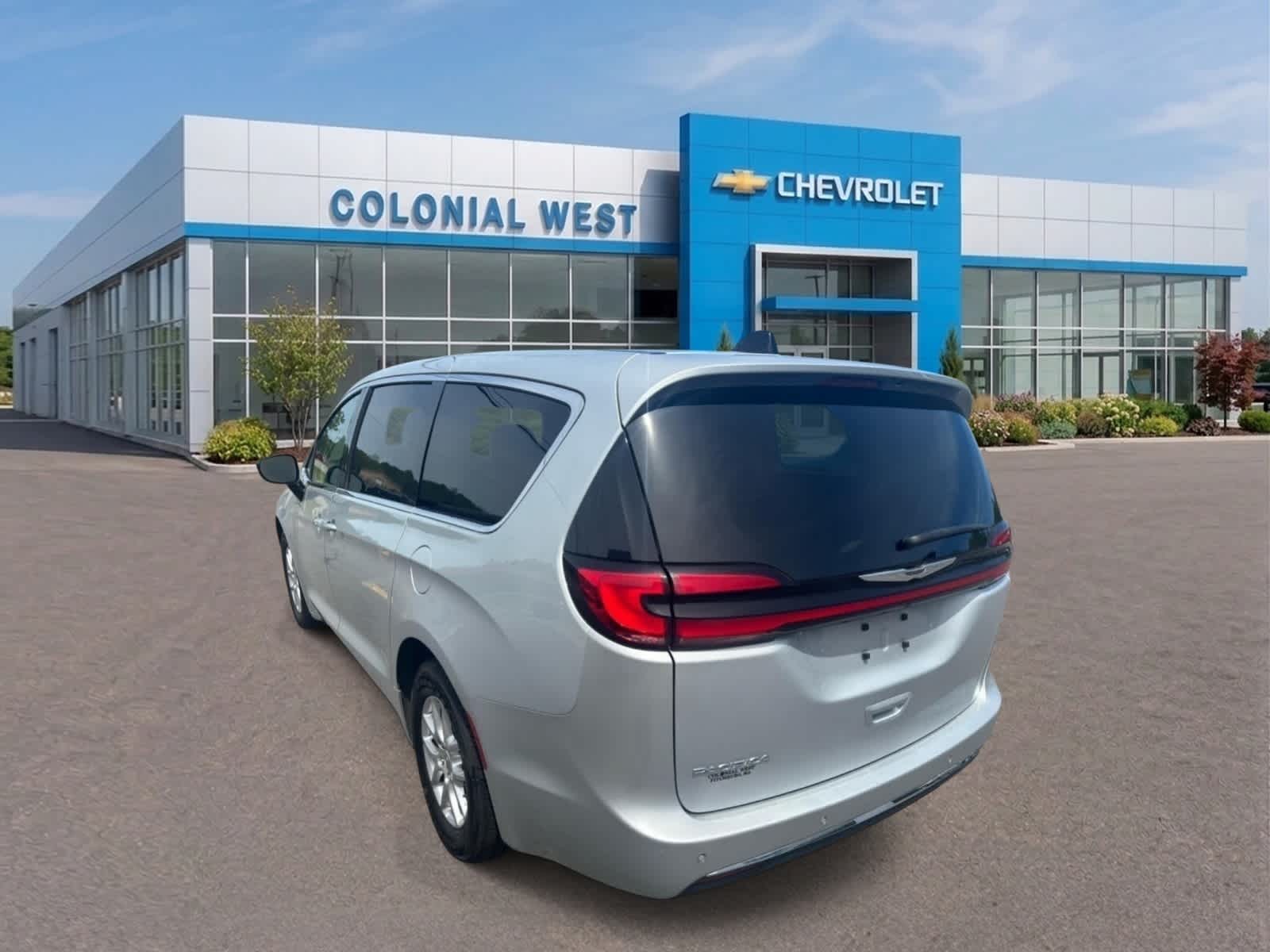 2024-Chrysler-Pacifica-stk5832-5 2024-Chrysler-Pacifica-stk5832-5