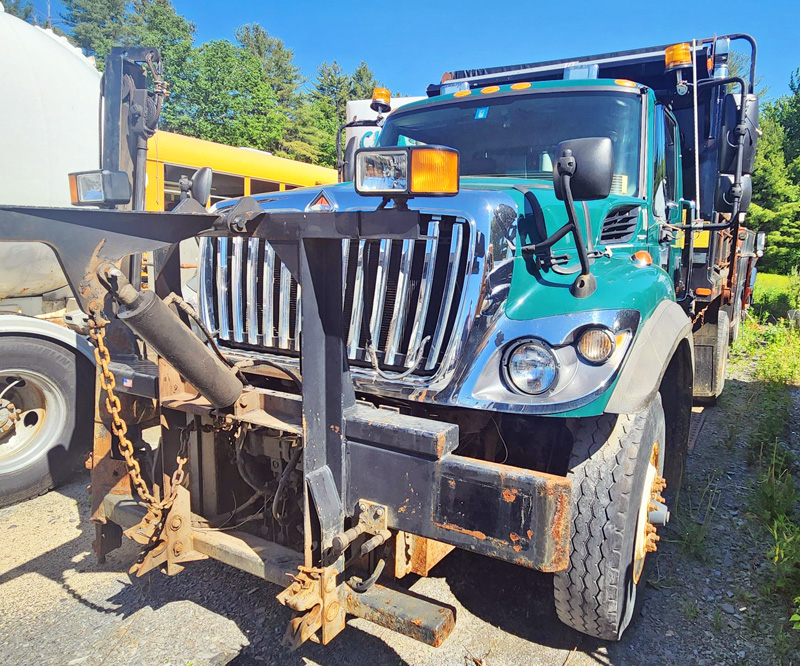 2011-2012 INTERNATIONAL 7400 PLOW TRUCKS 2011-2012 INTERNATIONAL 7400 PLOW TRUCKS