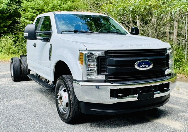 2019 FORD F350 CAB & CHASSIS 2019 FORD F350 CAB & CHASSIS