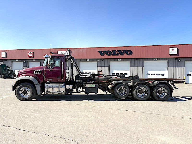 2015 MACK GRANITE GU713 ROLL OFF