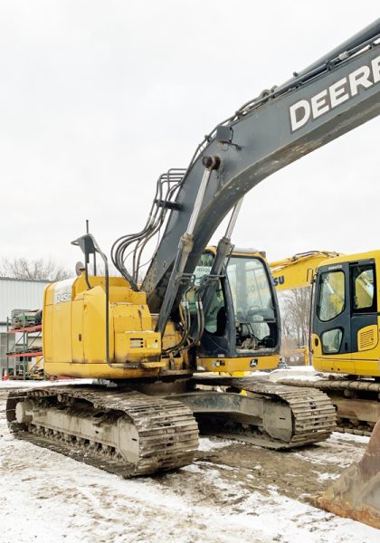 2016 JOHN DEERE 245GLC