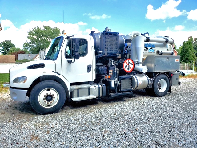2020 FREIGHTLINER HYDRO EXCAVATOR  VAC TRUCK