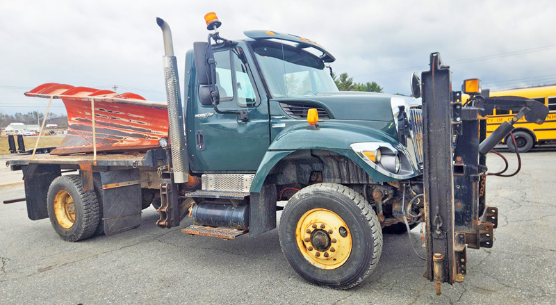 2009 INTERNATIONAL 7400 FLATBED PLOW TRUCK