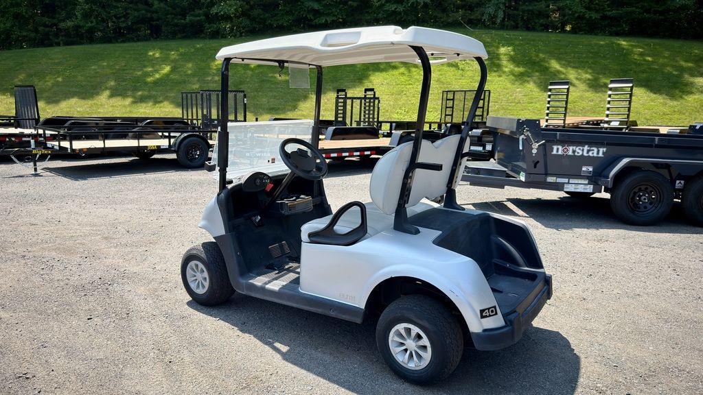 2021-E-Z-GO-RXV®-ELiTE-P0367-1 2021-E-Z-GO-RXV®-ELiTE-P0367-1
