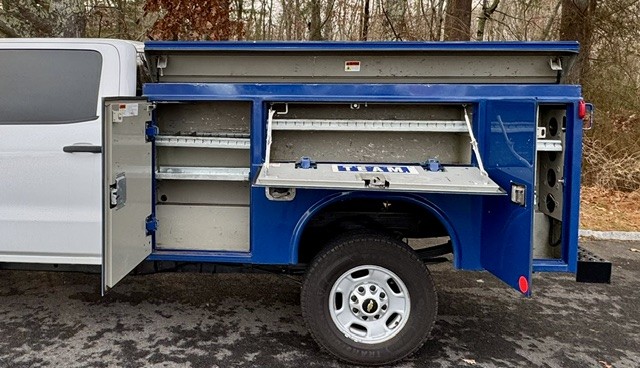 2015 CHEVY 2500 CREW CAB W/8’ ALUMINUM UTILITY 2015 CHEVY 2500 CREW CAB W/8’ ALUMINUM UTILITY