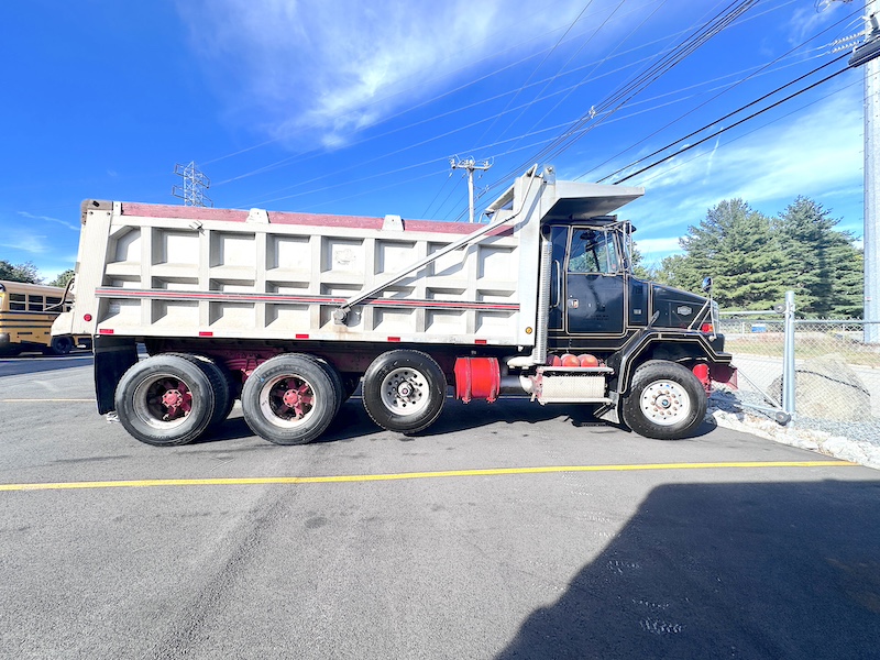 2001 AUTOCAR ACL84B300