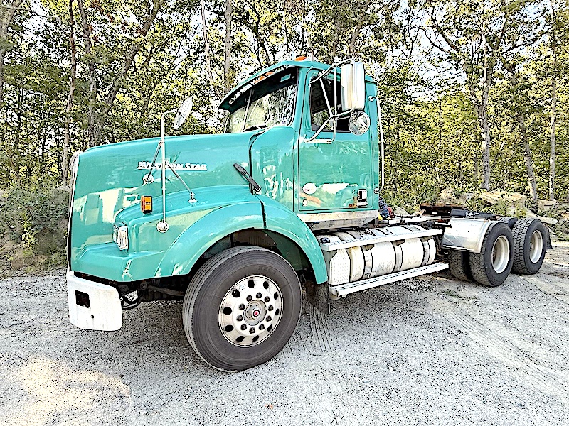 2016 WESTERN STAR 4900 DAY CAB