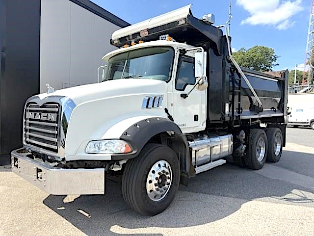 2013 MACK GRANITE GU813 DUMP TRUCK