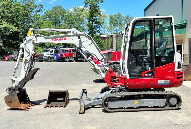 2025 TAKEUCHI TB235-2 MINI EXCAVATOR