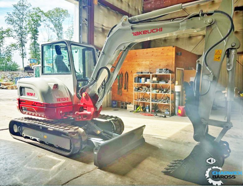 2024 TAKEUCHI TB250-2 MINI EXCAVATOR
