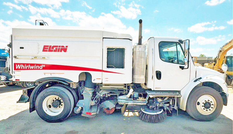 2015 ELGIN WHIRLWIND SWEEPER