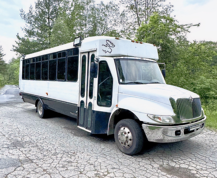 2004 INTERNATIONAL 3200