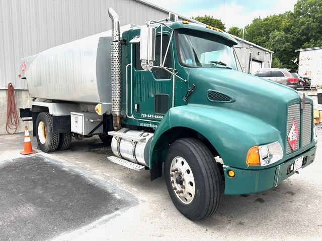 2004 KENWORTH.