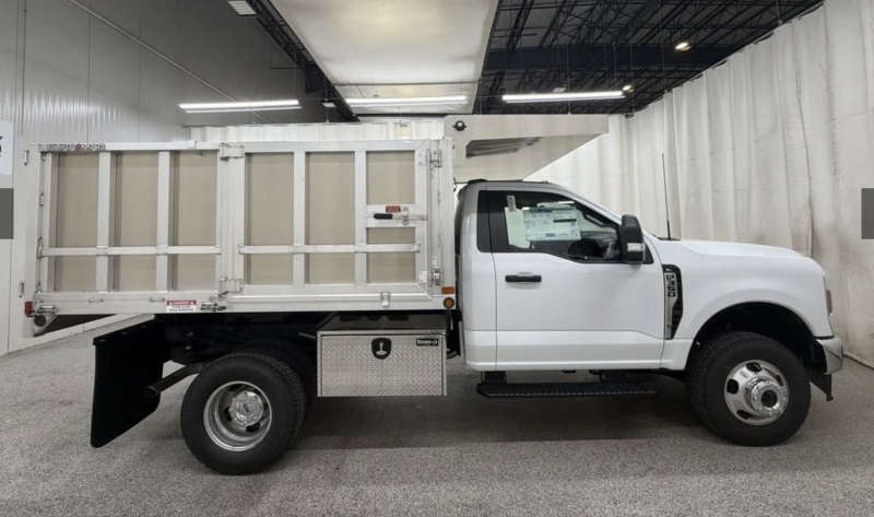2026 FORD F350 LANDSCAPER