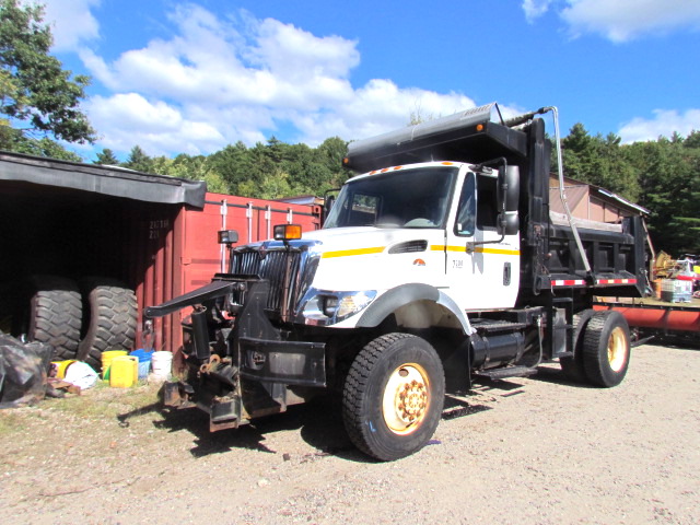 2004 INTERNATIONAL 7300