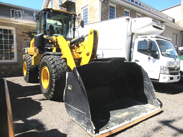 2017 CATERPILLAR 930M RUBBER TIRED WHEEL LOADER
