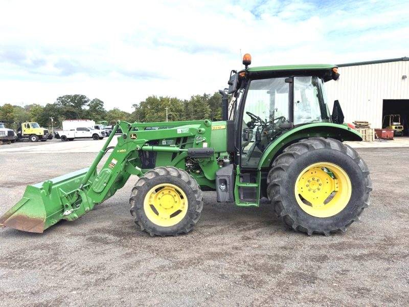 2015 JOHN DEERE 5100E