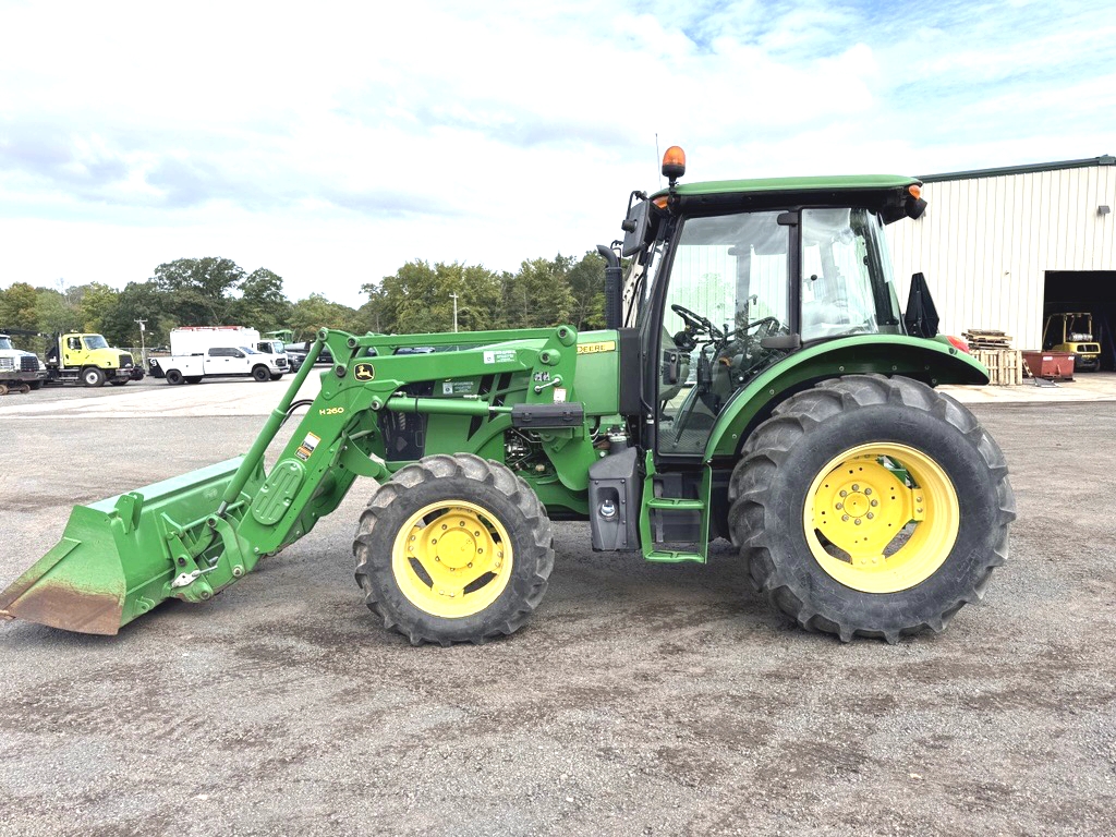 2015 JOHN DEERE 5100E 2015 JOHN DEERE 5100E