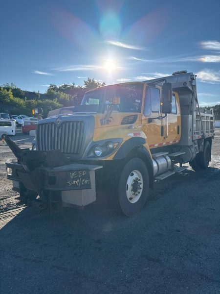 2010 International 7400 Dump / Plow / Sander Setup Truck