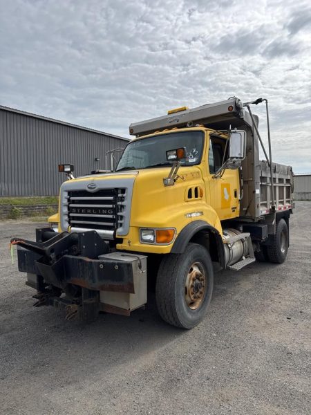 2006 Sterling L8500 Dump / Plow / Sander setup Truck