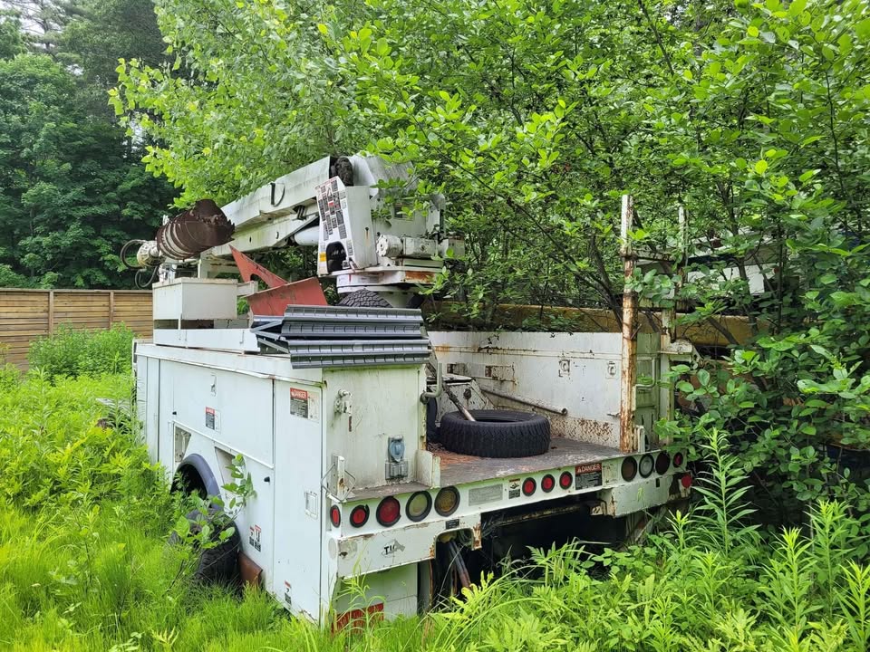 2002 ALTEC DIGGER DERRICK. 2002 ALTEC DIGGER DERRICK.