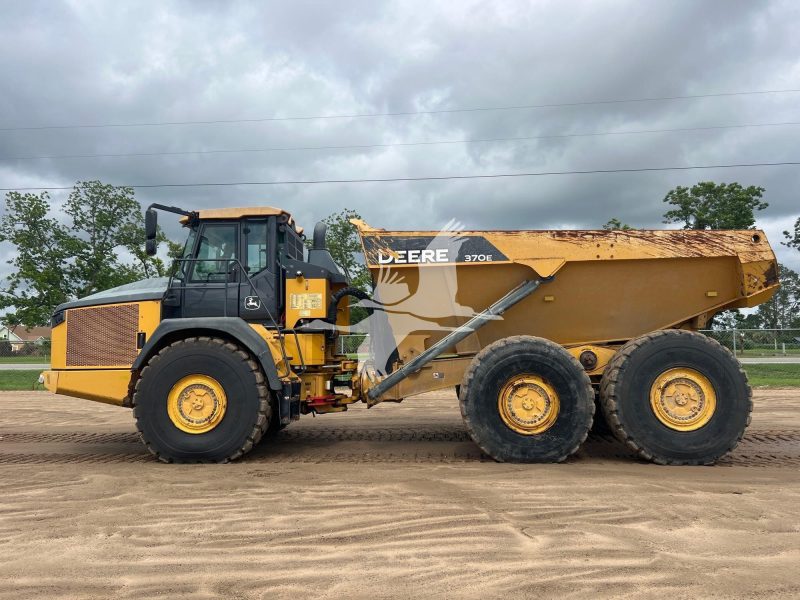 2020 DEERE 370E RT5978