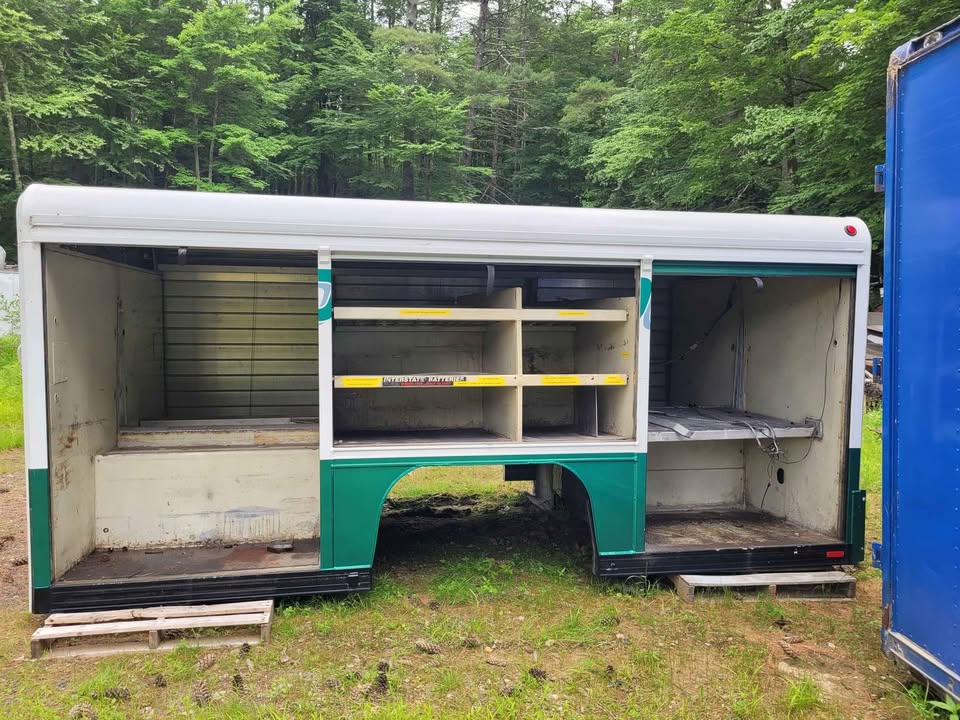 15’ ALUMINIM 3-BAY SERVICE BODY. 15’ ALUMINIM 3-BAY SERVICE BODY.