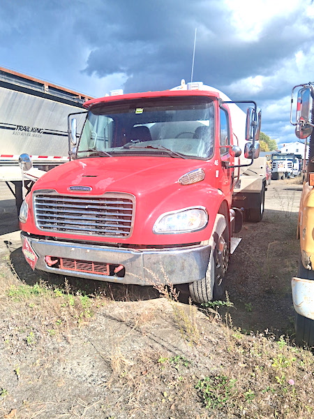 2015 FREIGTLINER M2