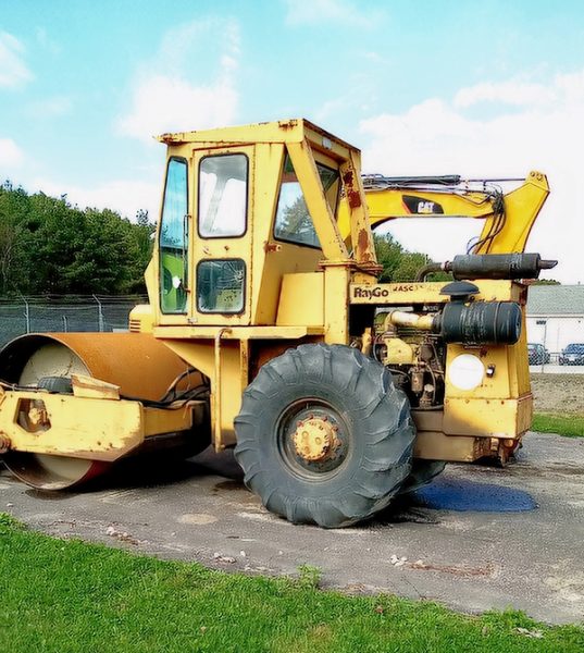 RAYGO 84” VIBRATORY ROLLER