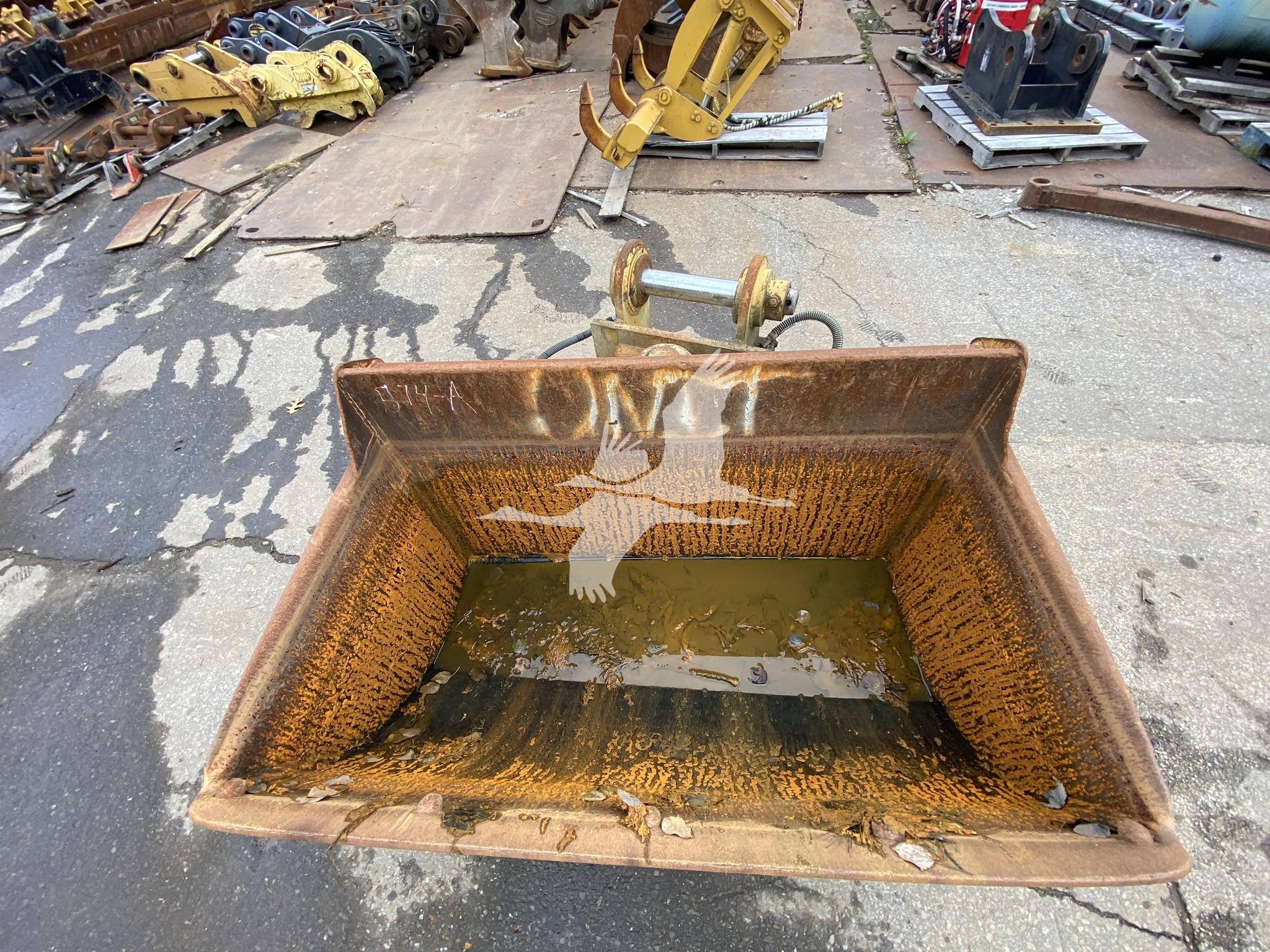 HH-60-CLEAN-UP-BUCKET-IM3926-1 HH-60-CLEAN-UP-BUCKET-IM3926-1