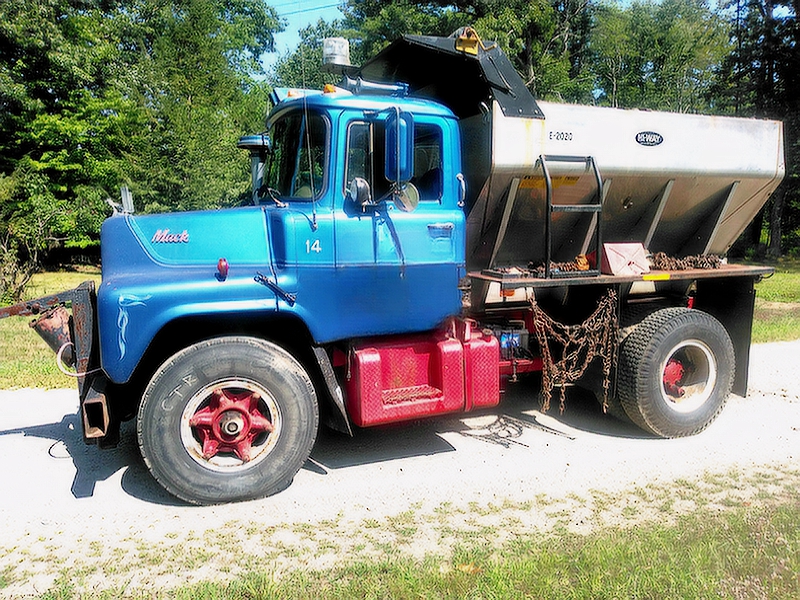 MACK SANDER TRUCK