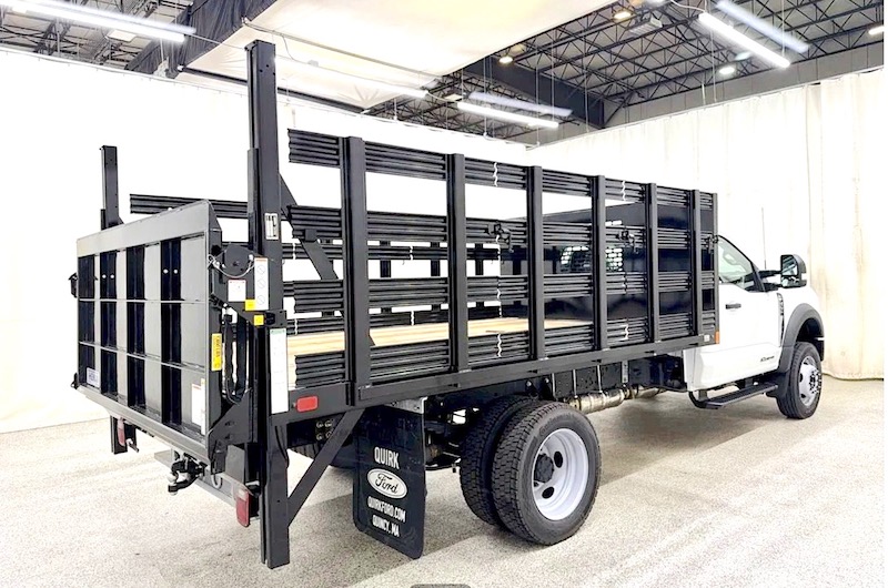 2026 FORD F550 STAKEBED